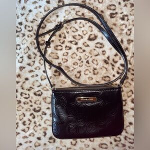 Micheal Kors crossbody wallet
